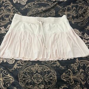 Elegant White and Pink Pleated Tennis Skort